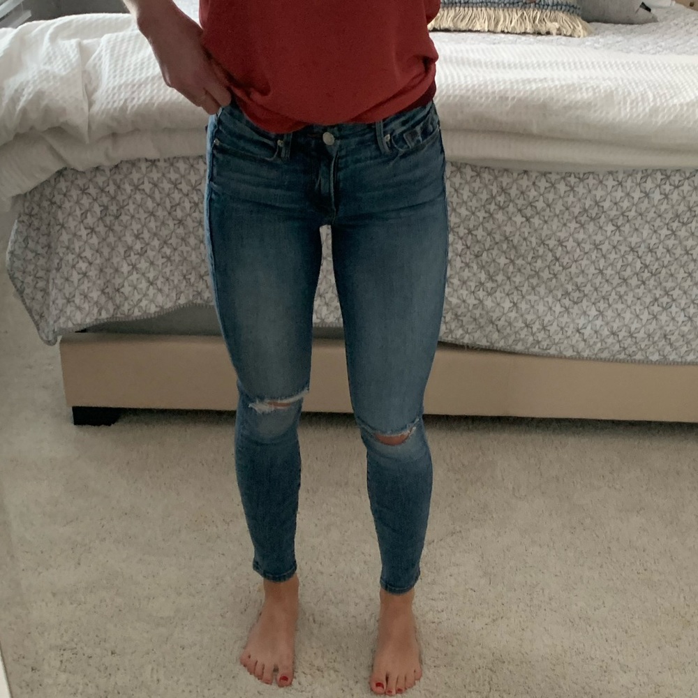 Good American Skinny Jean with knee distressing Sz 24